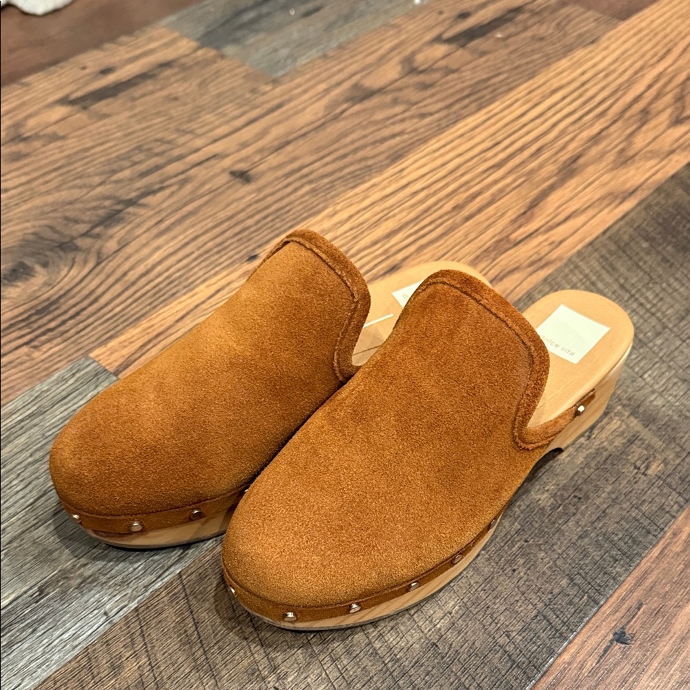 Dolce Vita Closen Suede Clogs with Wooden Soles and rivets 6.5